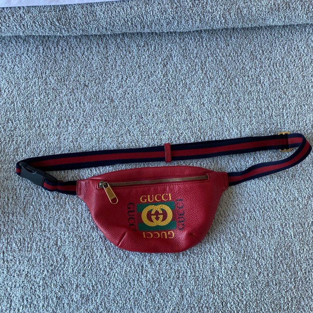 Authentic Gucci Belt Bag Hibiscus Red